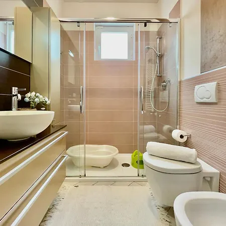 900mt From The Sea - Two-room - Free Parking *