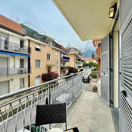 900mt From The Sea - Two-room - Free Parking *